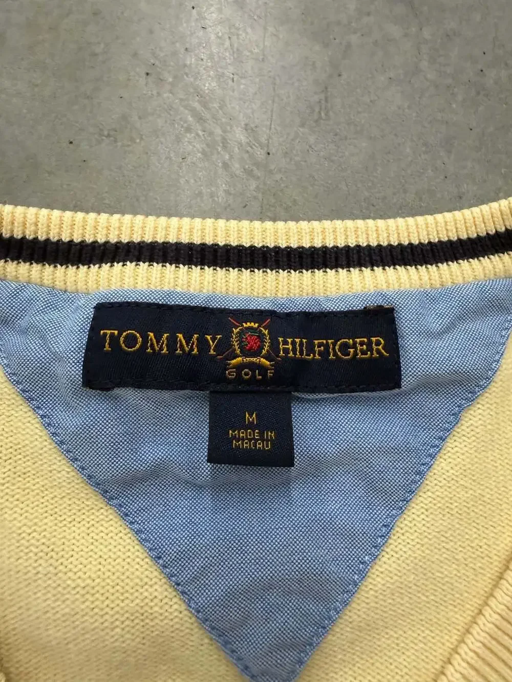 Vintage 90s Tommy Hilfiger Golf Men's Yellow V-Neck Pullover Sweater Size M